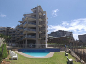 Whale Rock, Modern Beachfront Apartment, Margate